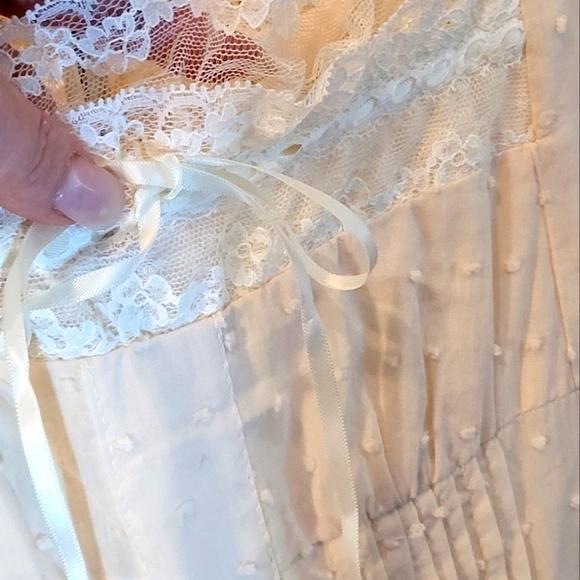 Sweet ladies dress/Japan , zipper back, lined top and skirt- Size S(4-6) - Picture 3 of 6